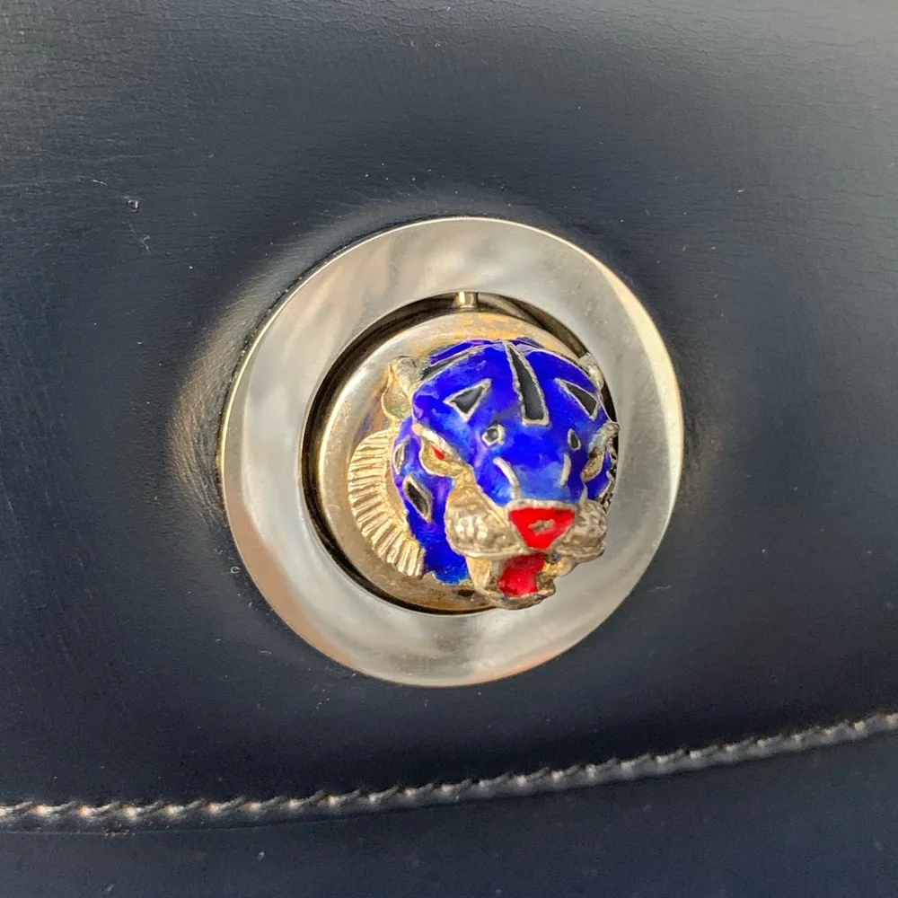 (41) GUCCI 60s RARE Tiger Bag